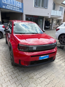 FIAT GRANDE PANDA HYBRID AUTOMATICA