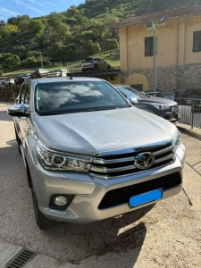 TOYOTA HILUX 2.4 D-4D ALLESTIMENTO EXECUTIVE ANNO 2018